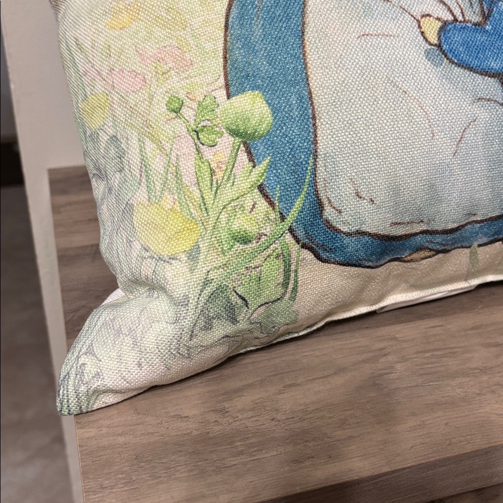 NWT! BEATRIX POTTER PETER RABBIT & MOTHER DECORATIVE FAUX LINEN THROW PILLOW - Picture 4 of 11